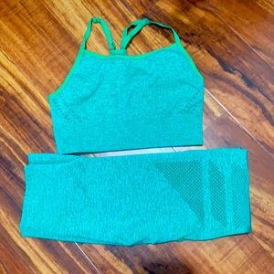 SEAMLESS WORKOUT SET